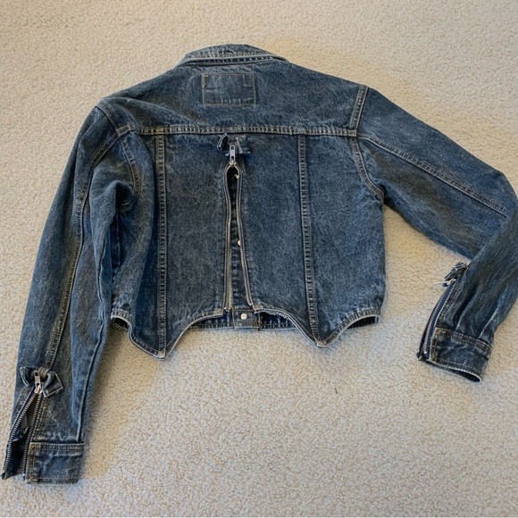 Vintage Jordache Women's Dark Wash Cropped Denim Jacket with Bows and Zippers - Picture 7 of 8